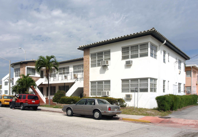 Kent House in Miami Beach, FL - Building Photo - Building Photo