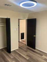 9428 Tooley Dr in Houston, TX - Building Photo - Building Photo