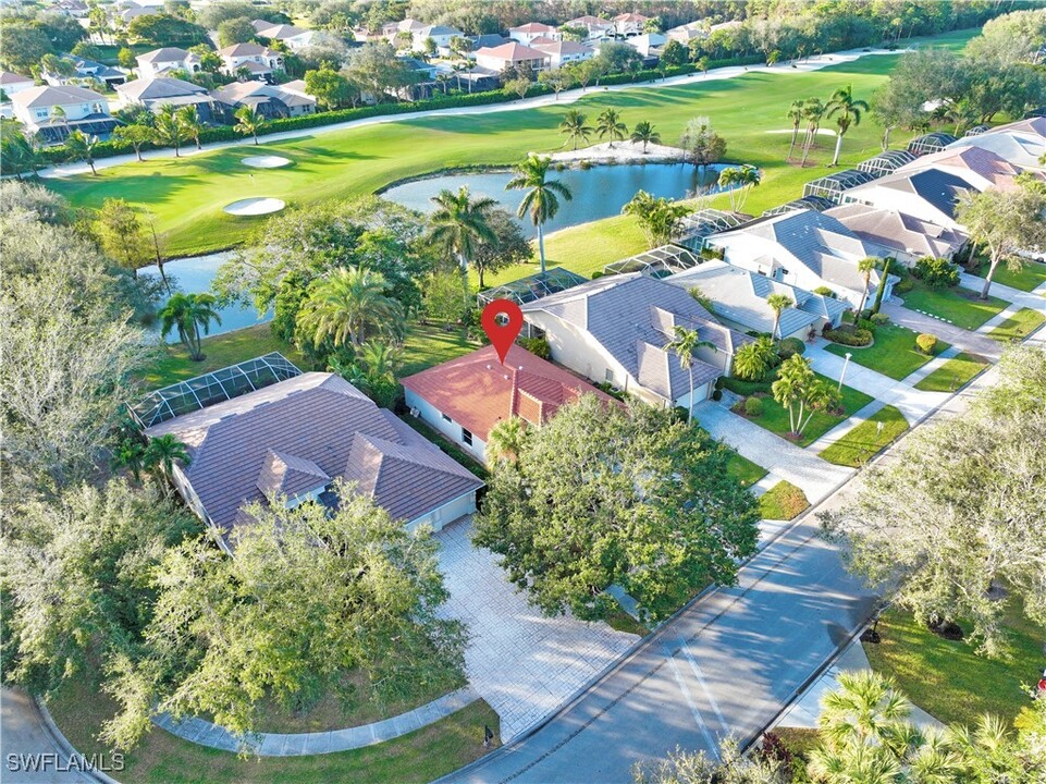 2224 Heritage Greens Dr in Naples, FL - Building Photo