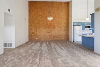 110 Calle Cuervo in San Clemente, CA - Building Photo - Building Photo