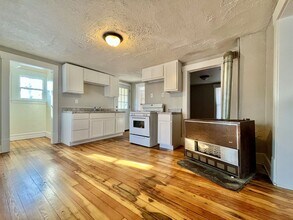 901 Emerson Ave-Unit -#2 in Muskegon, MI - Building Photo - Building Photo