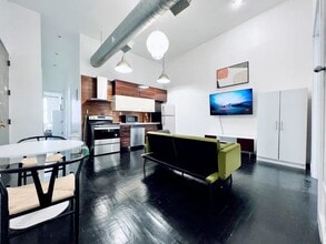 Furnished room/NOT APARTMENT in Brooklyn, NY - Building Photo - Building Photo
