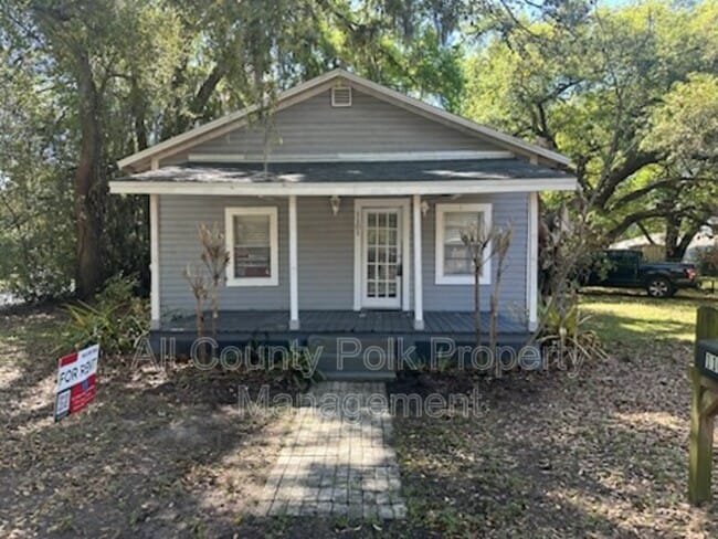 property at 1101 W Tyner St