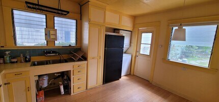 1120 Scofield Dr in Glendale, CA - Building Photo - Building Photo