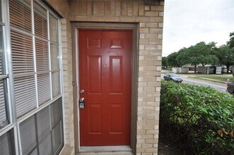 512 Rita Ln in Arlington, TX - Building Photo - Building Photo