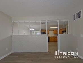2160 Alemanda Dr in Clearwater, FL - Building Photo - Building Photo