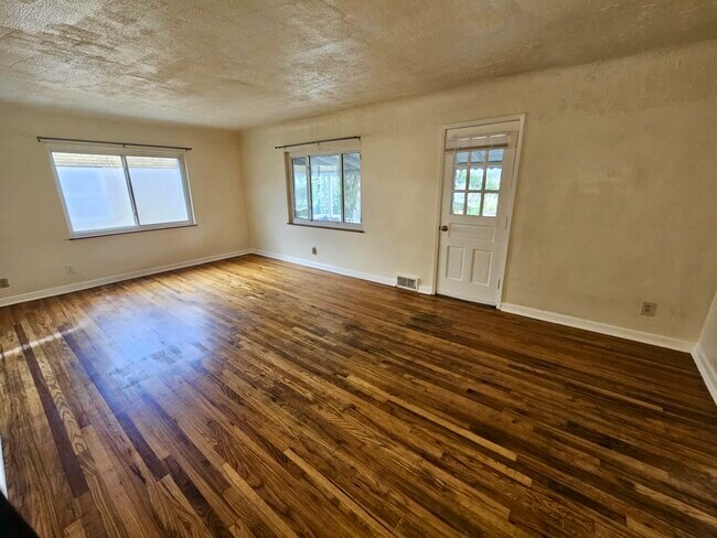 1129 Clearbrook Dr in Cincinnati, OH - Building Photo - Building Photo