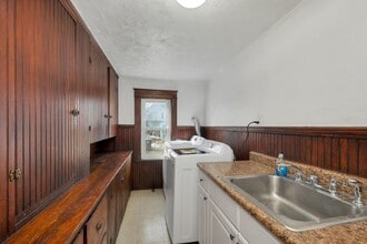 135 Franklin St in Franklin, NH - Building Photo - Building Photo