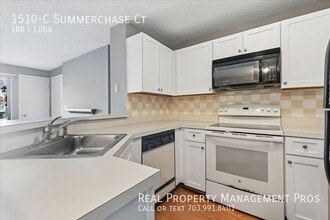 1510 Summerchase Ct in Reston, VA - Building Photo - Building Photo