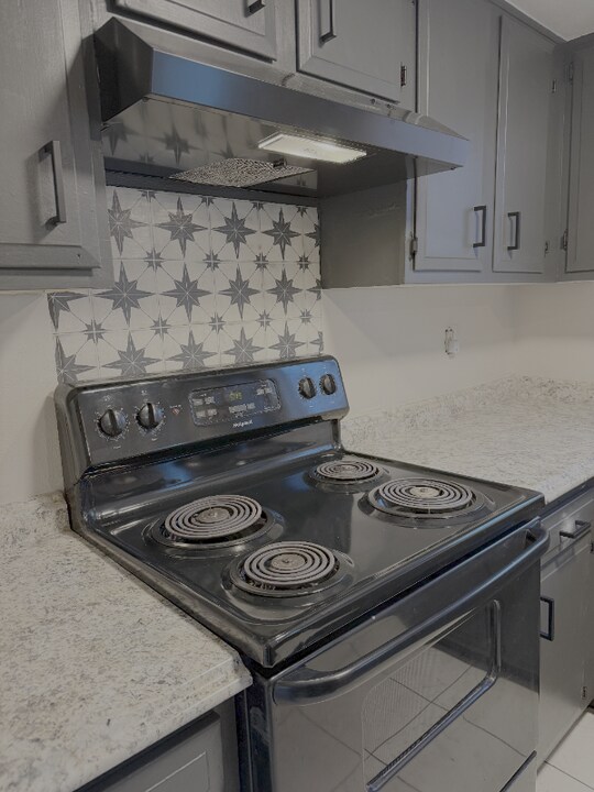 1013 Dickerson Dr SE in Albuquerque, NM - Building Photo