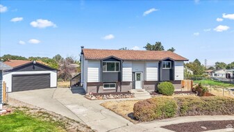 7390 W Candis Pl in Magna, UT - Building Photo