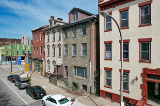 8 E North Ave in Pittsburgh, PA - Building Photo - Building Photo