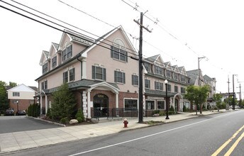 525 Central Ave in Westfield, NJ - Foto de edificio - Building Photo