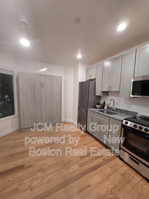 property at 165 Hawthorne St