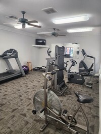 2803 Kings Crossing Dr photo'