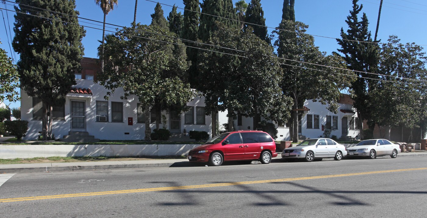 111 Avenue 50 in Los Angeles, CA - Building Photo