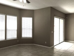 9140 Prosperity Lake Dr in Jacksonville, FL - Building Photo - Building Photo