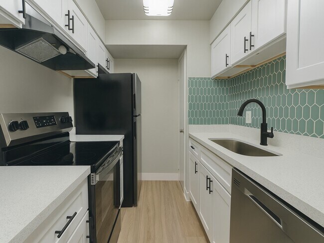 6402 Del Monte Dr in Houston, TX - Foto de edificio - Building Photo
