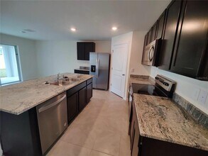 6939 SE 112th Ln in Belleview, FL - Building Photo - Building Photo