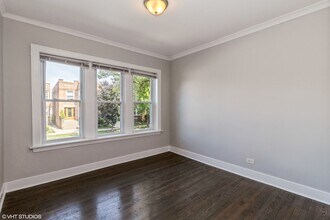 4738 N Lowell Ave, Unit 2 in Chicago, IL - Foto de edificio - Building Photo