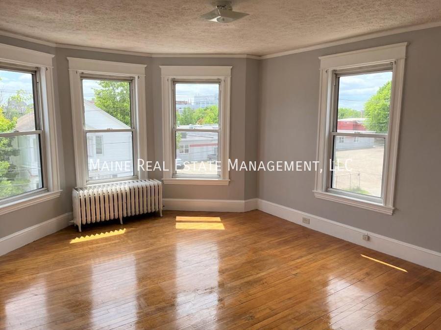 76 Spring St in Lewiston, ME - Building Photo