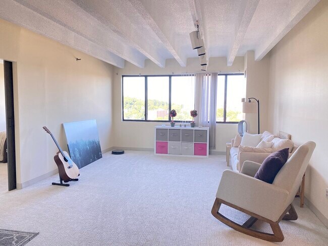 1731 Beacon St in Brookline, MA - Building Photo - Building Photo