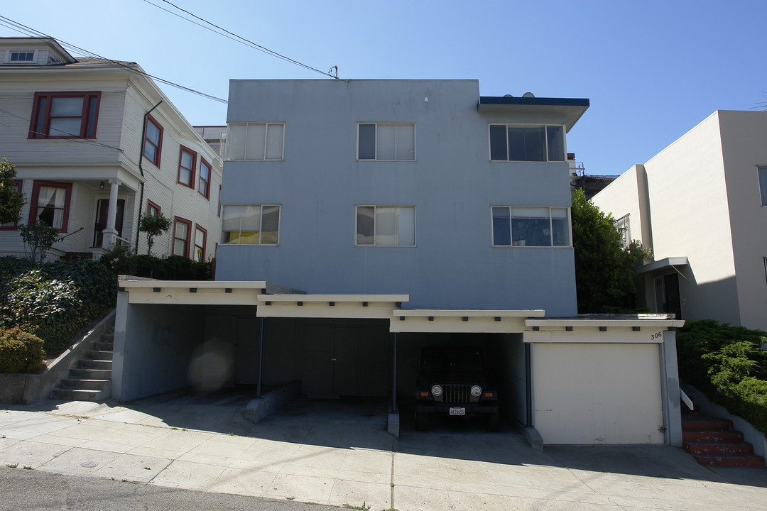 306 Hanover Ave in Oakland, CA - Building Photo