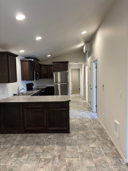 51575 Stillwell in La Pine, OR - Building Photo