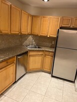 3115 Oakland Shores Dr, Unit E112 in Oakland Park, FL - Building Photo
