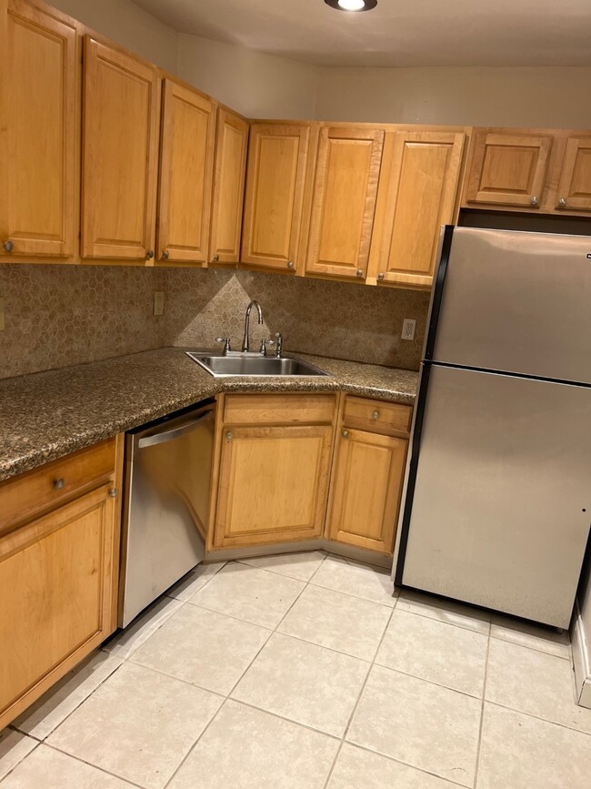 property at 3115 Oakland Shores Dr