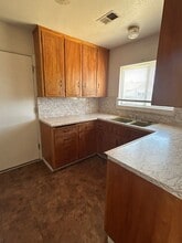 1241 W Putnam Ave in Porterville, CA - Building Photo - Building Photo
