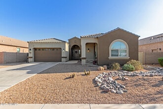 19675 E Oriole Way in Queen Creek, AZ - Building Photo - Building Photo