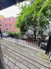 81 S Huntington Ave, Unit 2 in Boston, MA - Foto de edificio - Building Photo