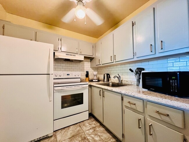 211 Easthampton I in West Palm Beach, FL - Building Photo - Building Photo