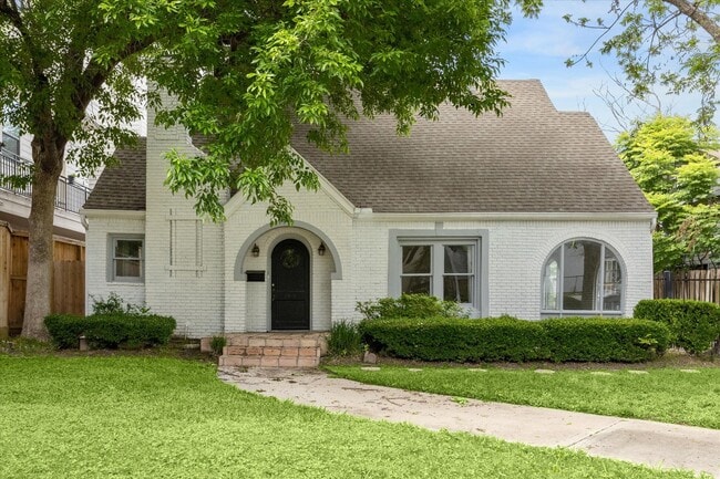 property at 2030 Colquitt St