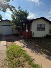 6107 Avenue S in Lubbock, TX - Foto de edificio - Building Photo