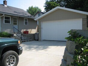302 E 17th St in Bloomington, IN - Building Photo - Building Photo