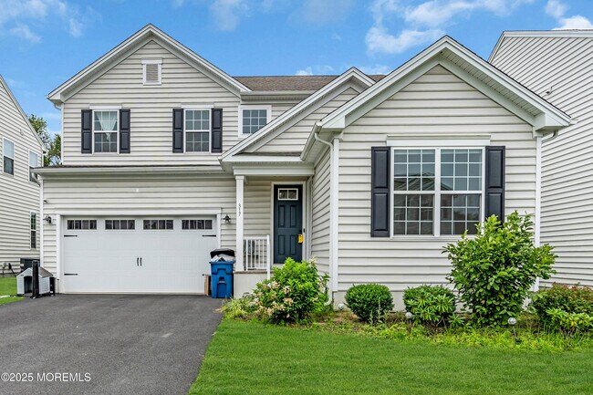 317 Tulip Ct in Marlboro, NJ - Building Photo - Building Photo