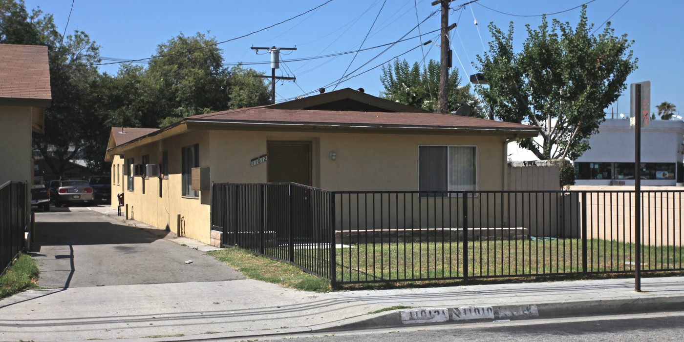 11010 Mcgirk Ave in El Monte, CA - Foto de edificio