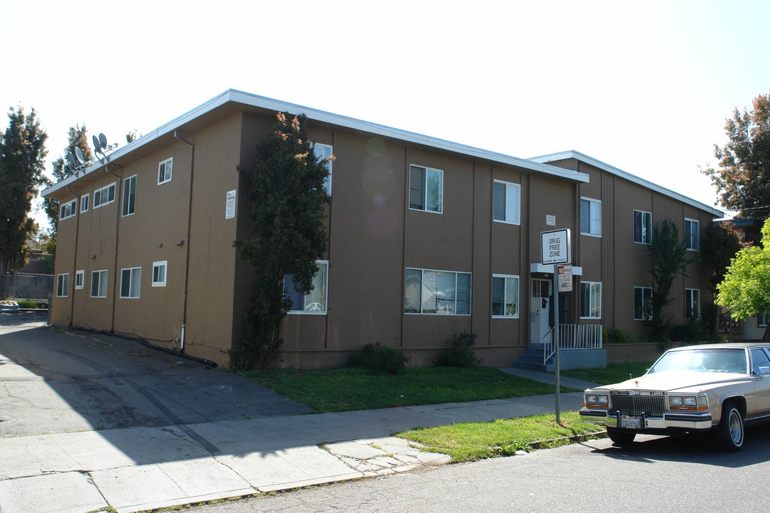 2227 Bonar St in Berkeley, CA - Building Photo