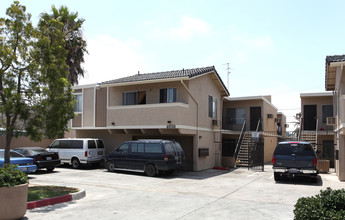 Casa Marlborough Apartments in San Diego, CA - Building Photo - Building Photo