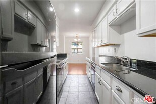 5003 Tilden Ave in Los Angeles, CA - Building Photo