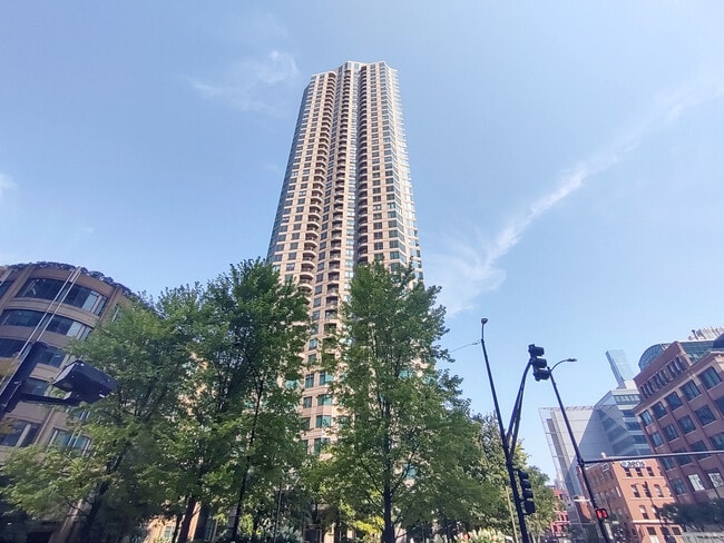 property at 400 N La Salle Dr