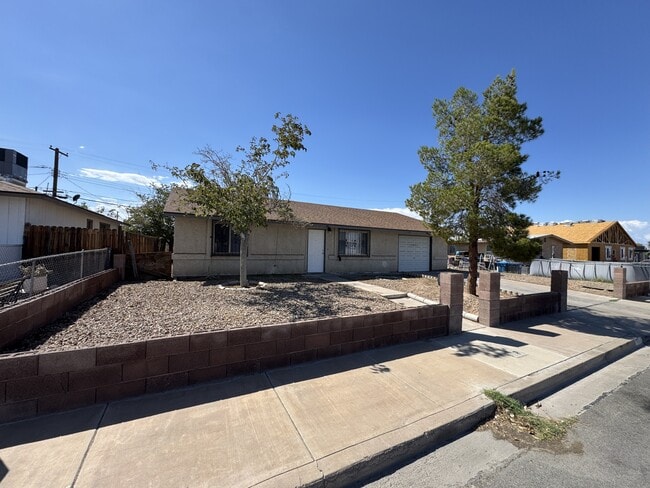 property at 1917 Allen Ave