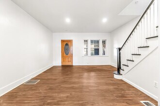 236 Wood St in Waterbury, CT - Building Photo - Building Photo