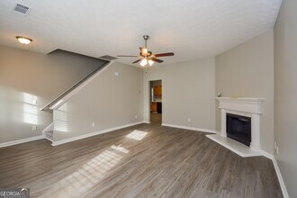 5506 Walnut Ln in Stonecrest, GA - Building Photo - Building Photo