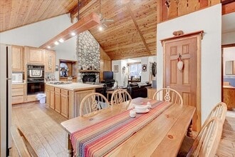 28772 Potomac Dr in Lake Arrowhead, CA - Building Photo - Building Photo