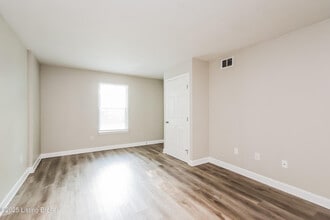 1339 S 28th St in Louisville, KY - Foto de edificio - Building Photo