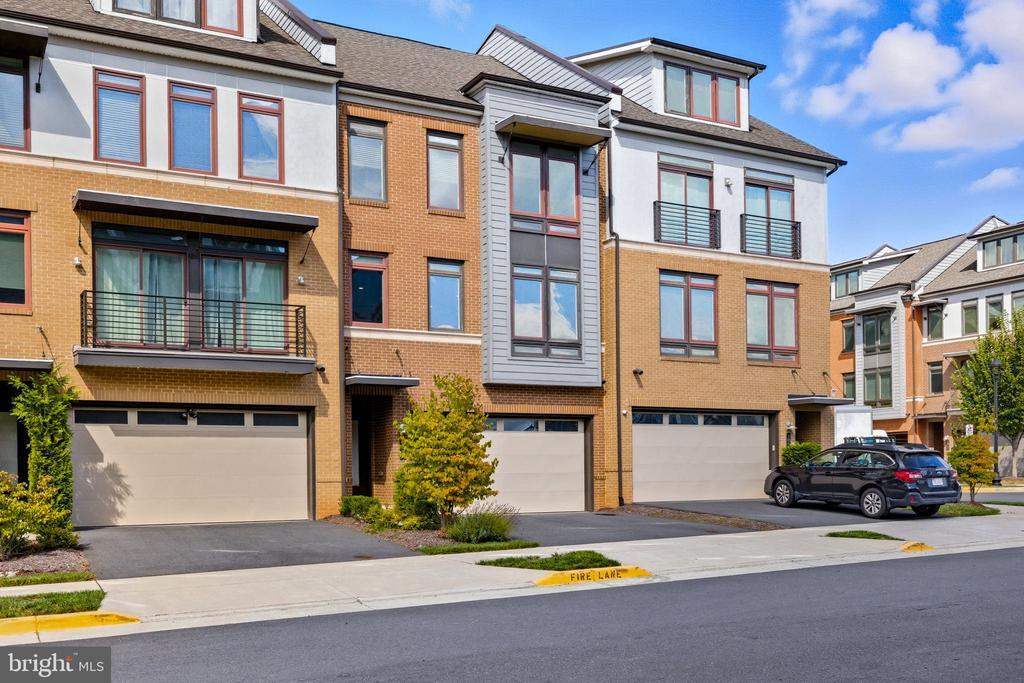 1803 Blue Marble Terrace SE in Leesburg, VA - Building Photo