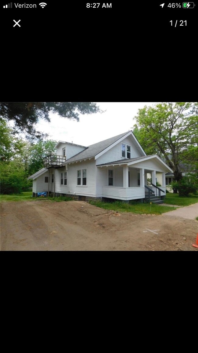 property at 1315 9th St E